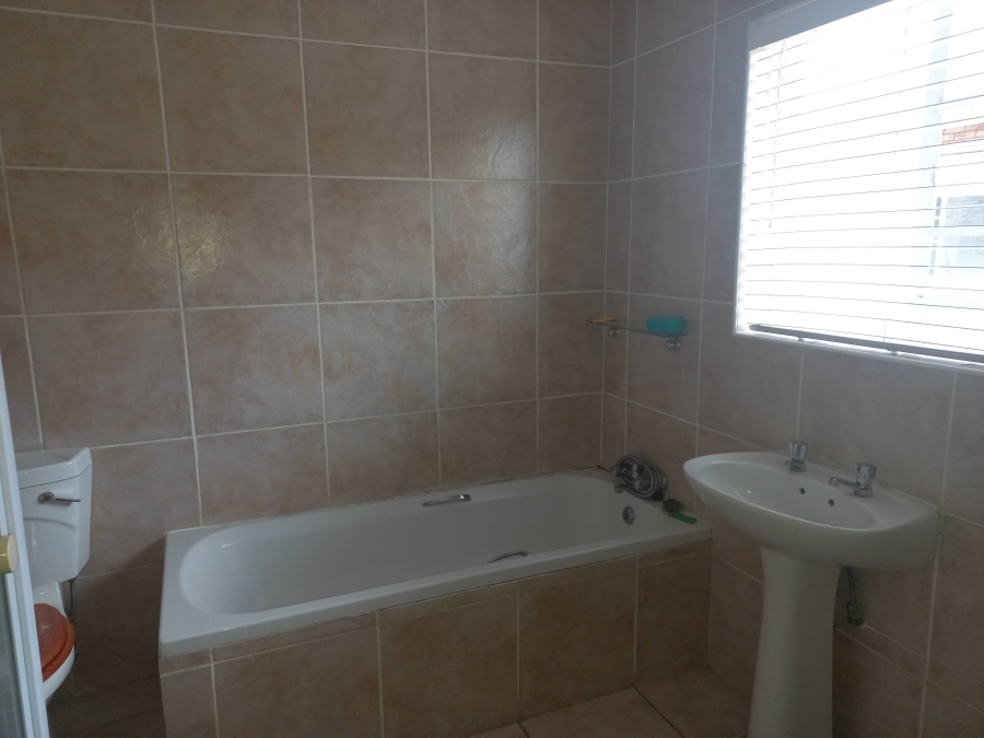 3 Bedroom Property for Sale in Safari Gardens North West